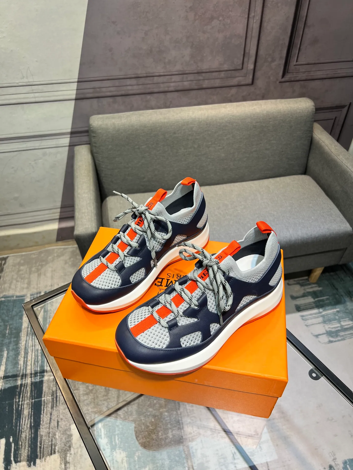 💰¥720 HERMES Men’s rest sneakers! -High-end quality original casual sports shoes -Upper: high nappa calfskin, forging technology, knitted fabric, shoe brand webbing, injection molded brand logo -Inner: foot pad; water-dyed cowhide -Outsole: ultra-light TPU·rubber; two-color molded outsole -Ultra-high quality control·fine workmanship: highlighted (high-end·luxury·grade) Size: 38-44 (45 46 customized)